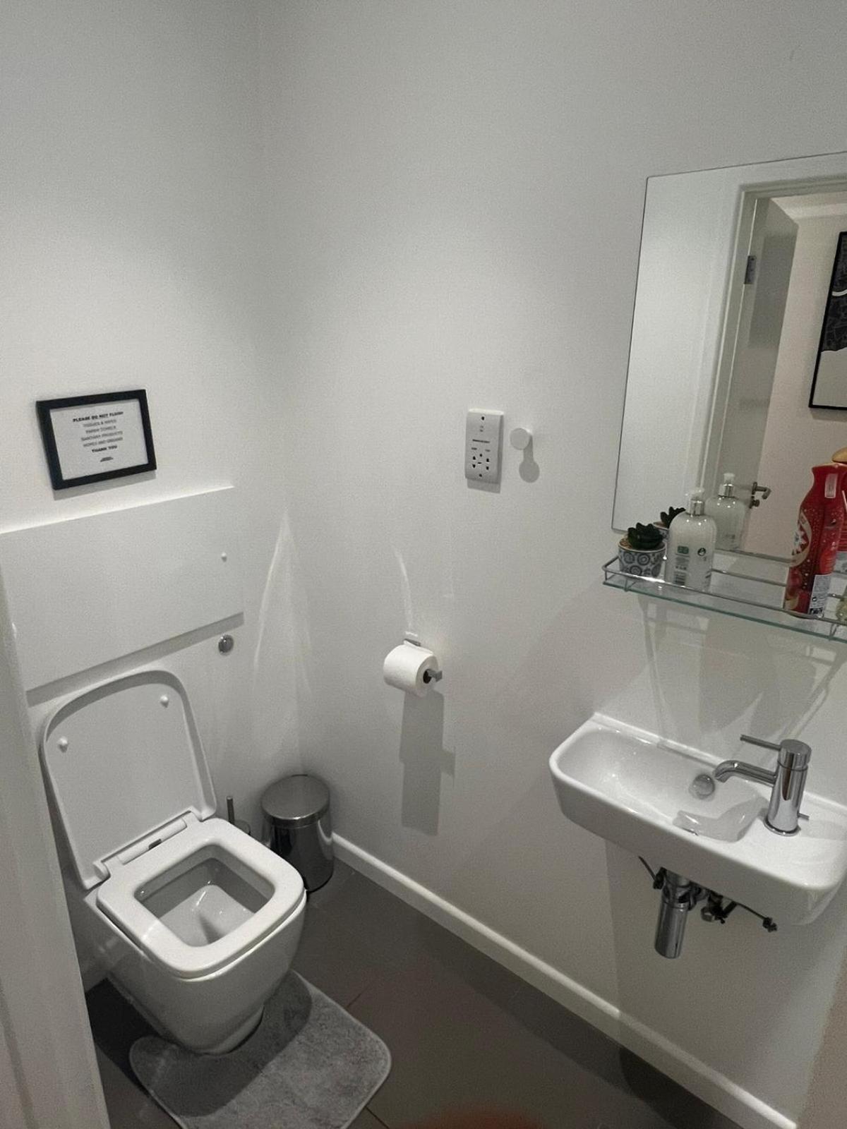 Tranquil 1 Bedroom Retreat In Piccadilly Vr4 Londen Buitenkant foto