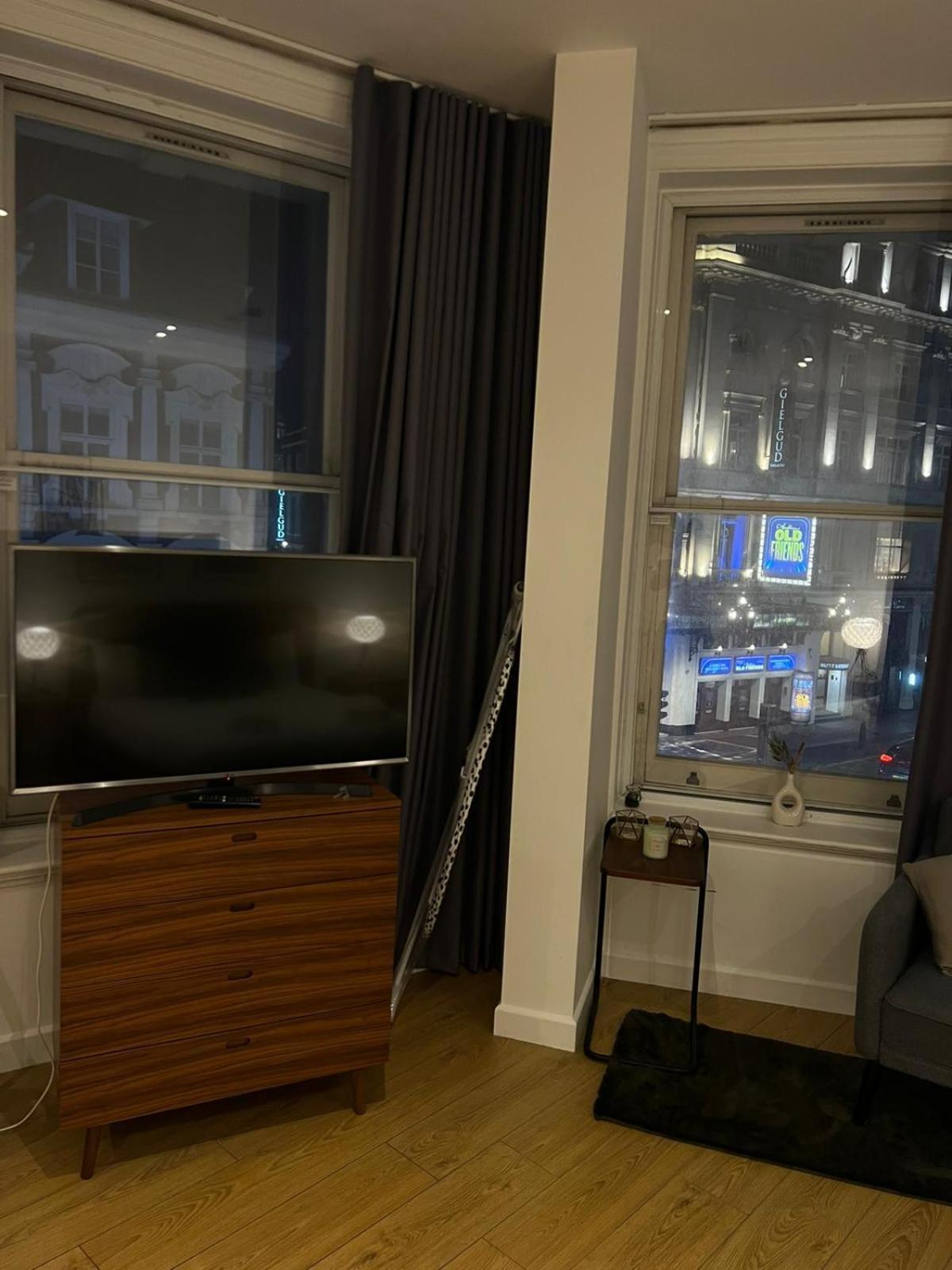 Tranquil 1 Bedroom Retreat In Piccadilly Vr4 Londen Buitenkant foto